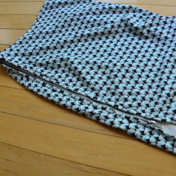 Diane von Furstenberg Blue & Black Geometric Print Side Zip "Noemi" Skirt Size 2 - Picture 6 of 9